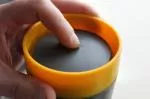 Circular Cup (227 ml) - černá/hořčicově žlutá - z jednorázových papírových kelímků