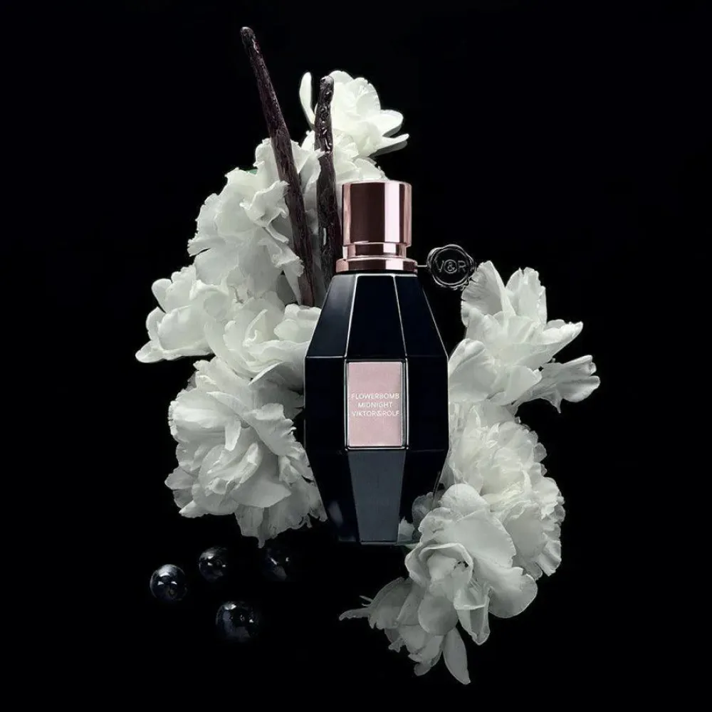 Flowerbomb Midnight parfémovaná voda pro ženy 30 ml