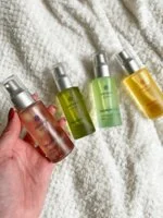 Kvitok Senses Vyživující tělový olej Fruity (50 ml) - s vůní malin, rybízu a vanilky
