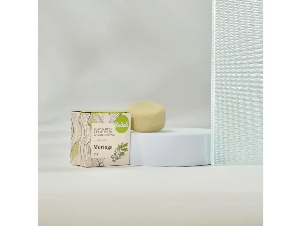 Kvitok Tuhý šampon s kondicionérem proti lupům Moringa (25 g) - lesklé vlasy bez lupů