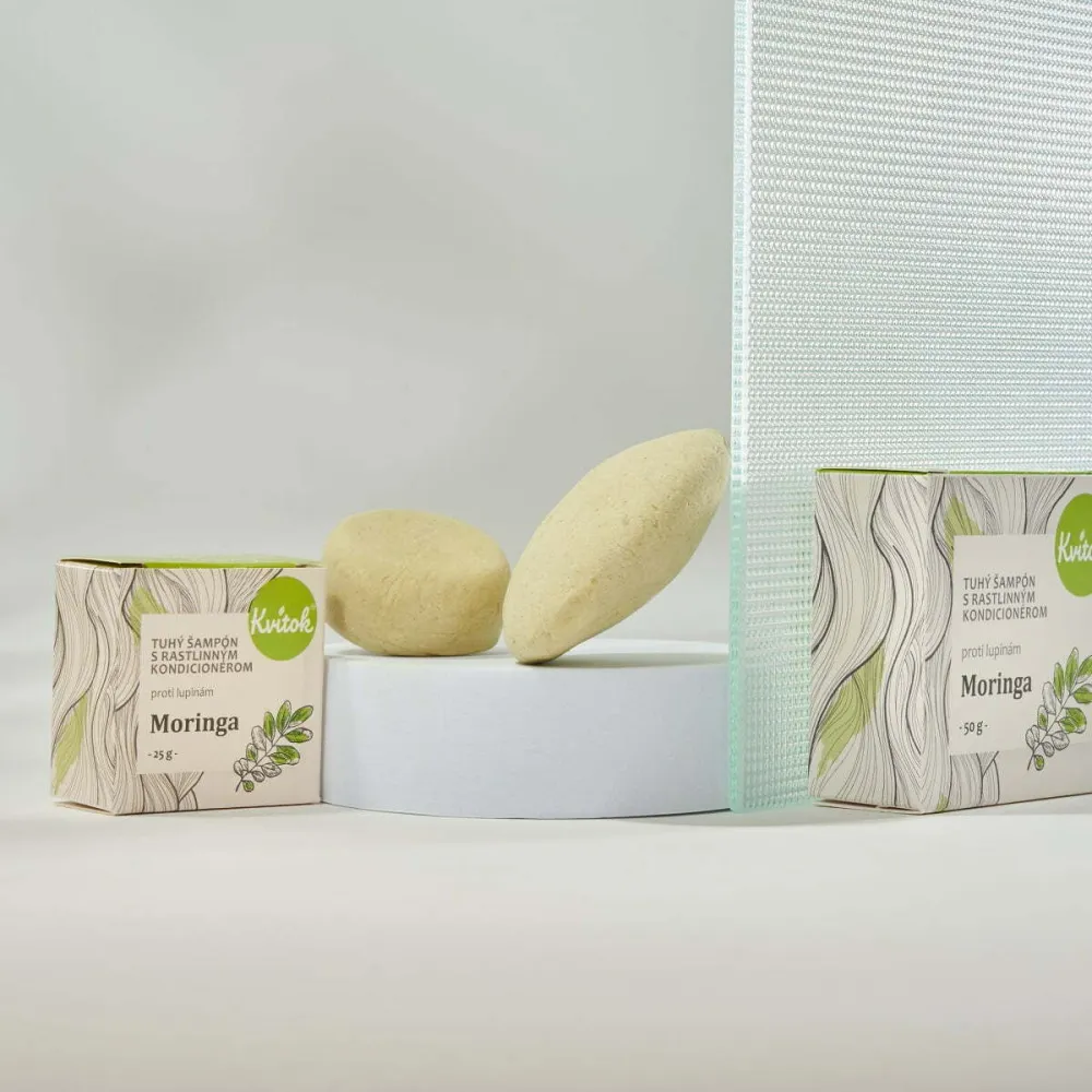 Kvitok Tuhý šampon s kondicionérem proti lupům Moringa (25 g) - lesklé vlasy bez lupů