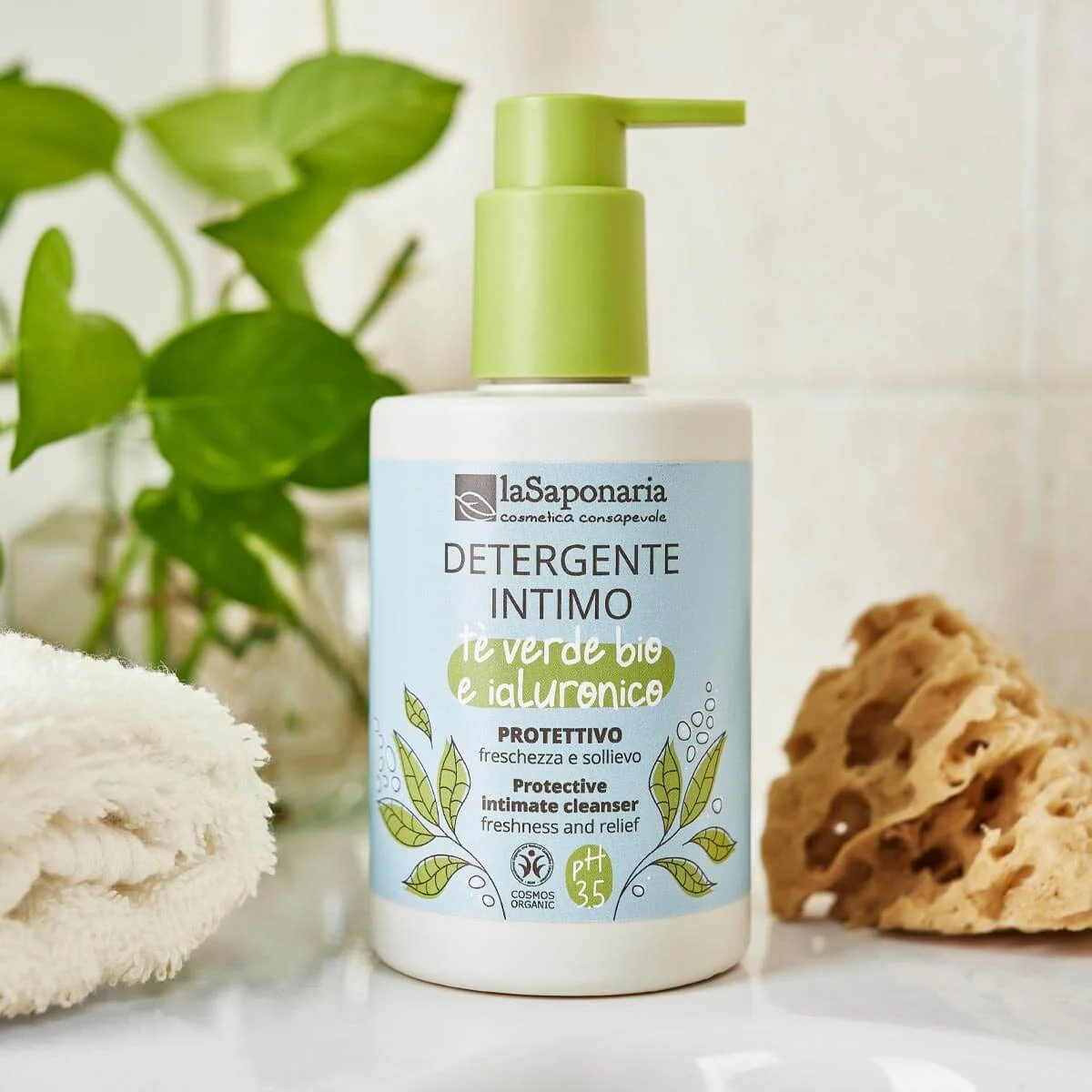 laSaponaria Intimní mycí gel ochranný se zeleným čajem BIO (250 ml) - vhodné po porodu i během menstruace