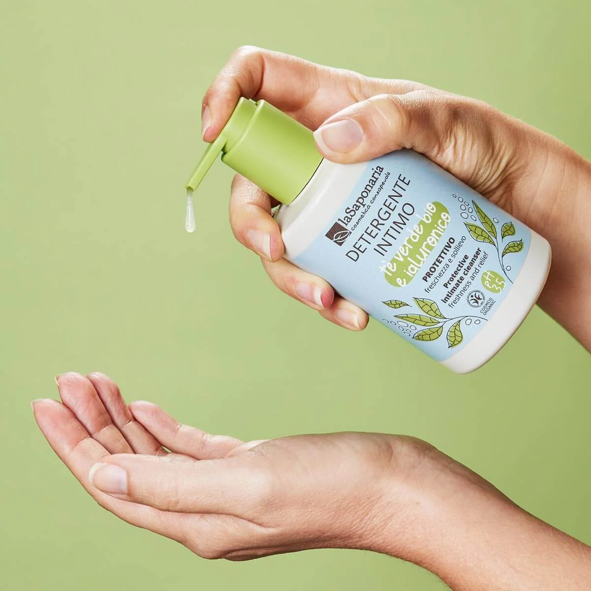 laSaponaria Intimní mycí gel ochranný se zeleným čajem BIO (250 ml) - vhodné po porodu i během menstruace