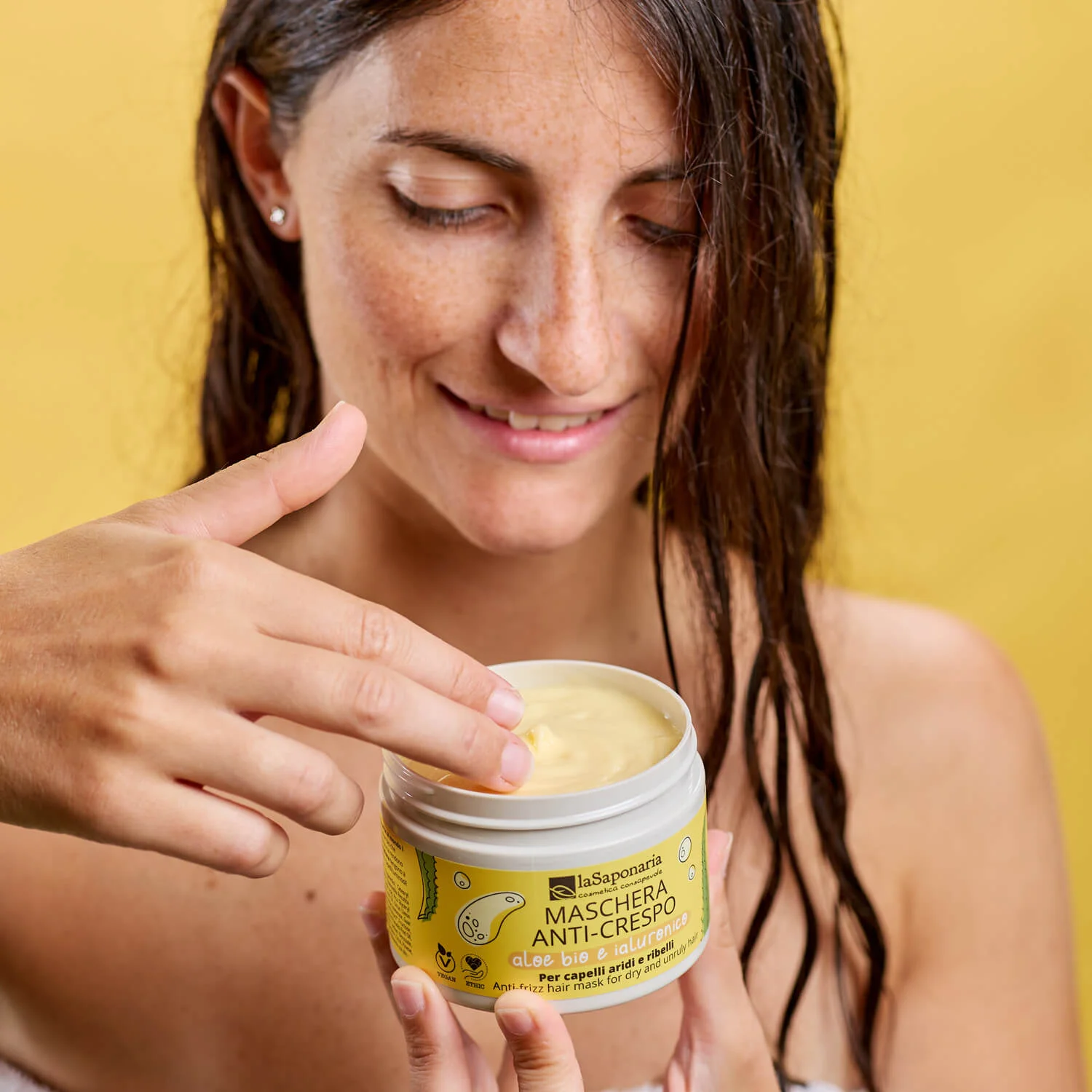 laSaponaria Maska proti krepatění vlasů s aloe vera a kyselinou hyaluronovou (200 ml) - pomoc pro vysušenou hřívu