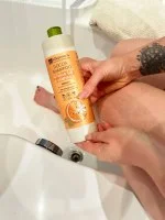 laSaponaria Sprchový gel a šampon 2v1 s BIO pomerančem a vit. C pro celou rodinu 30 ml - se sladkou a povzbuzující vůní