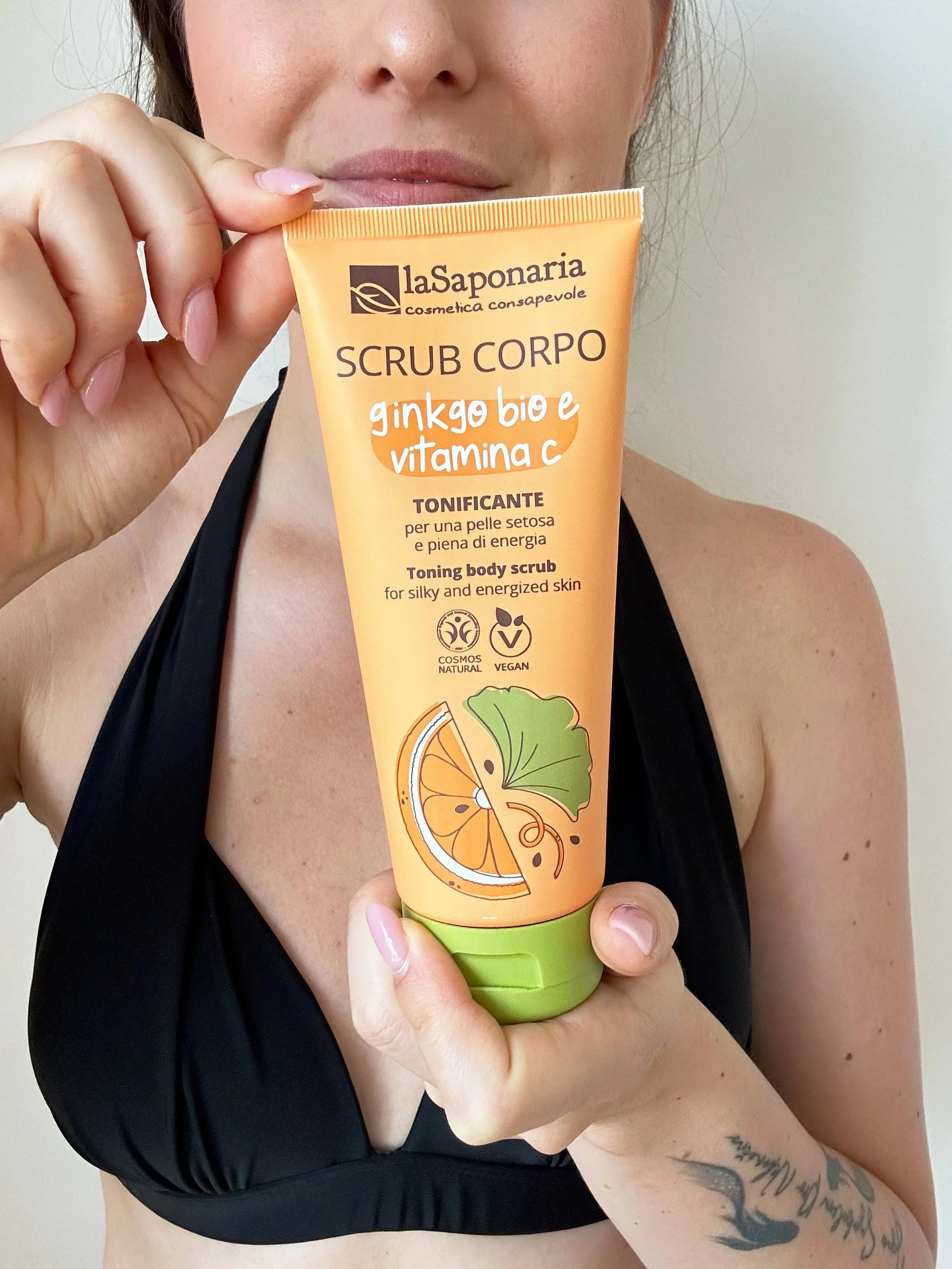 laSaponaria Tělový peeling s BIO ginkgo bilobou a vit. C 200 ml - pro hebkou a zářivou pokožku