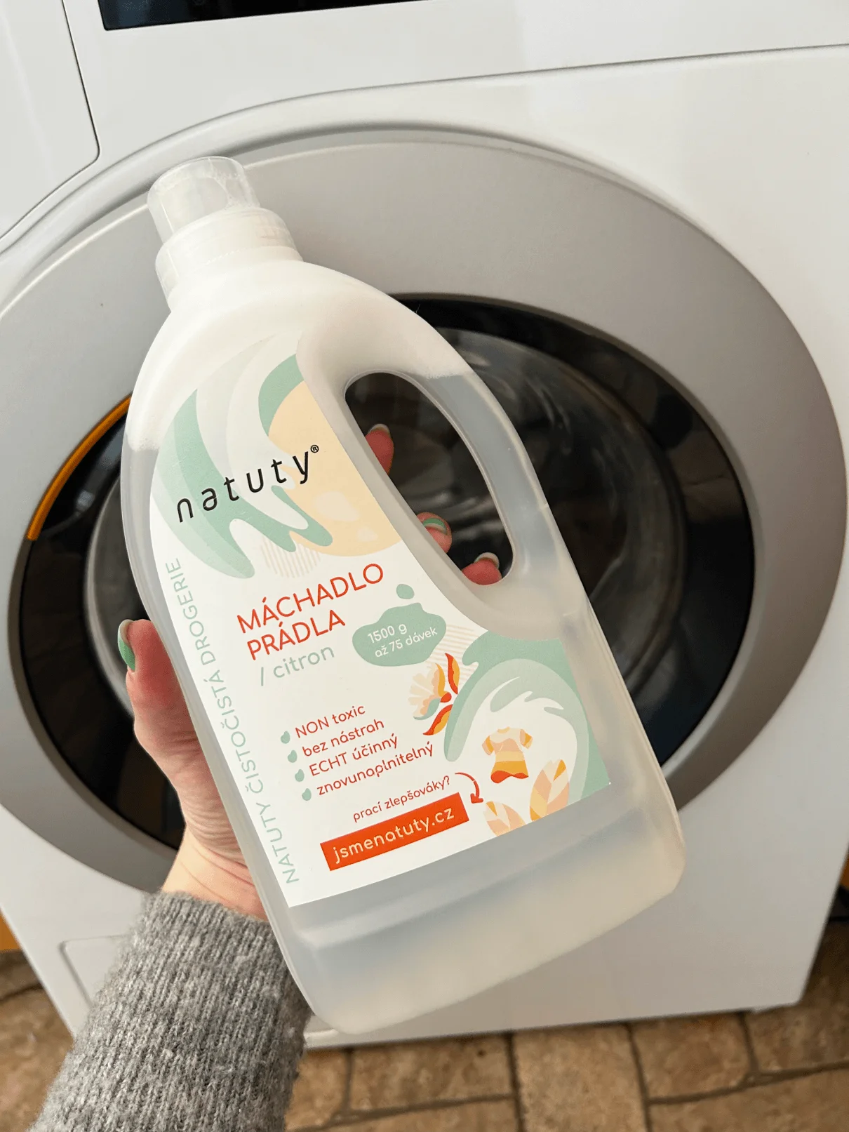 Natuty Máchadlo prádla s vůní citronu 1 l
