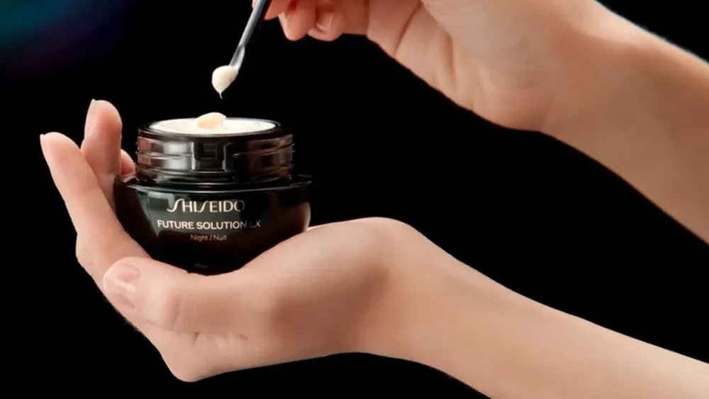 Future Solution LX noční regenerační a protivráskový krém 50 ml