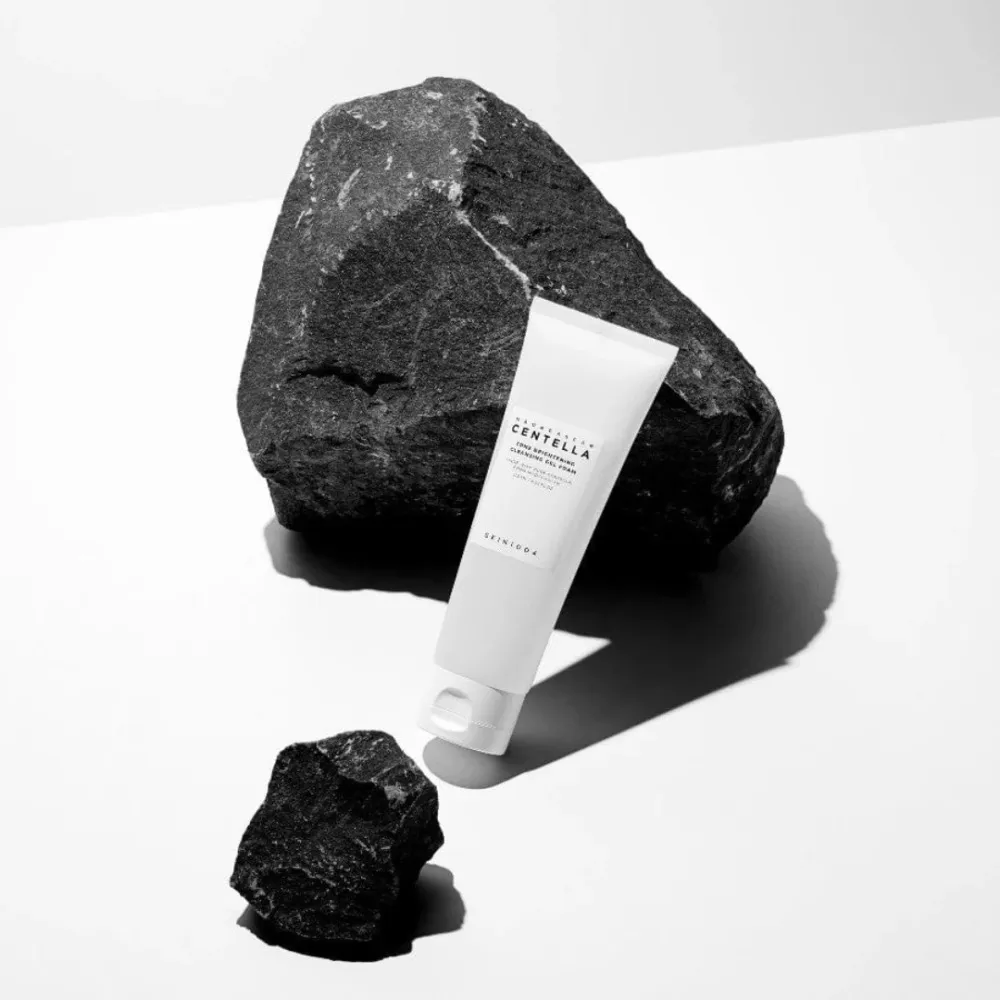 Madagascar Centella Tone Brightening Cleansing Gel Foam pěnivý čisticí gel pro rozjasnění a hydrataci 125 ml