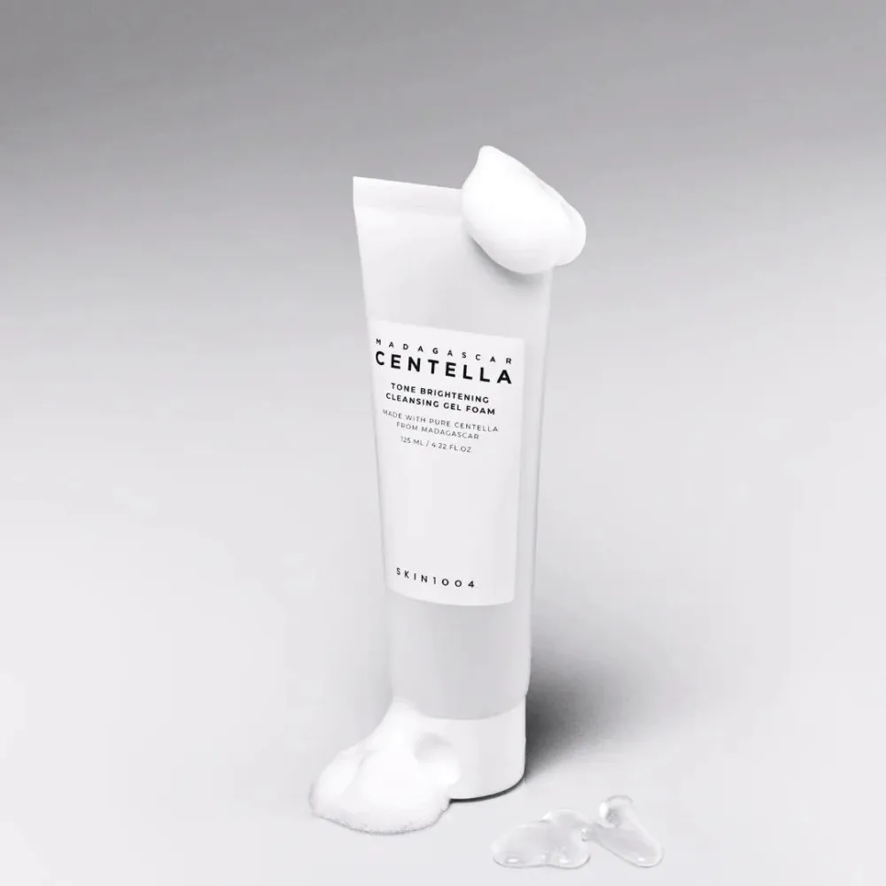 Madagascar Centella Tone Brightening Cleansing Gel Foam pěnivý čisticí gel pro rozjasnění a hydrataci 125 ml