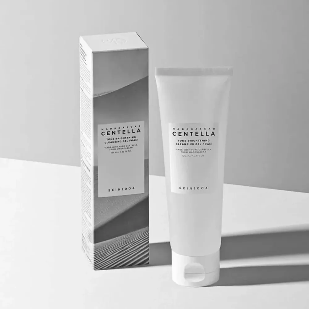 Madagascar Centella Tone Brightening Cleansing Gel Foam pěnivý čisticí gel pro rozjasnění a hydrataci 125 ml