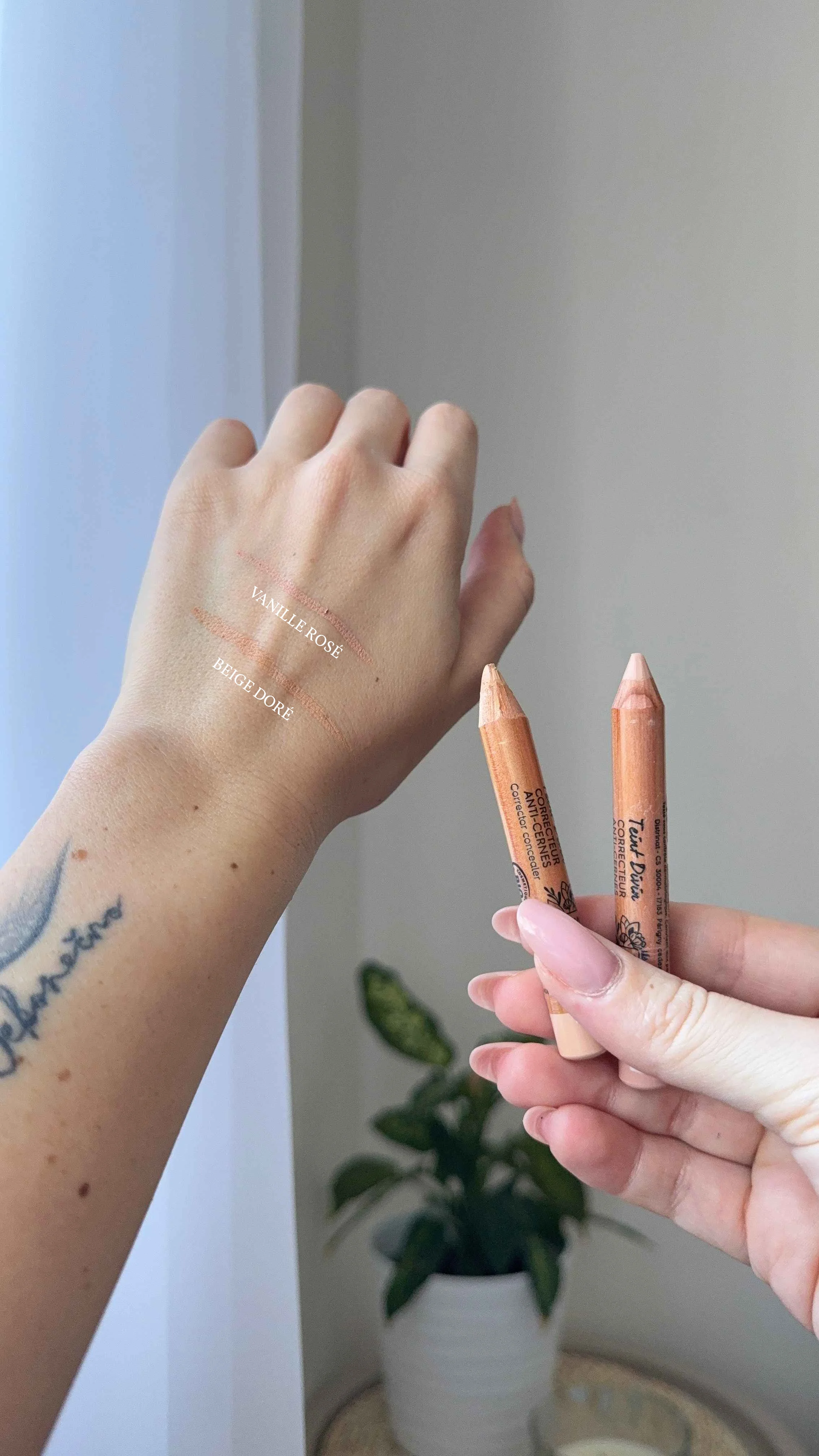 SO’BiO étic Korektor BIO (4 g) 25 BEIGE DORÉ — zlatá béžová - zakryje nedostatky pleti
