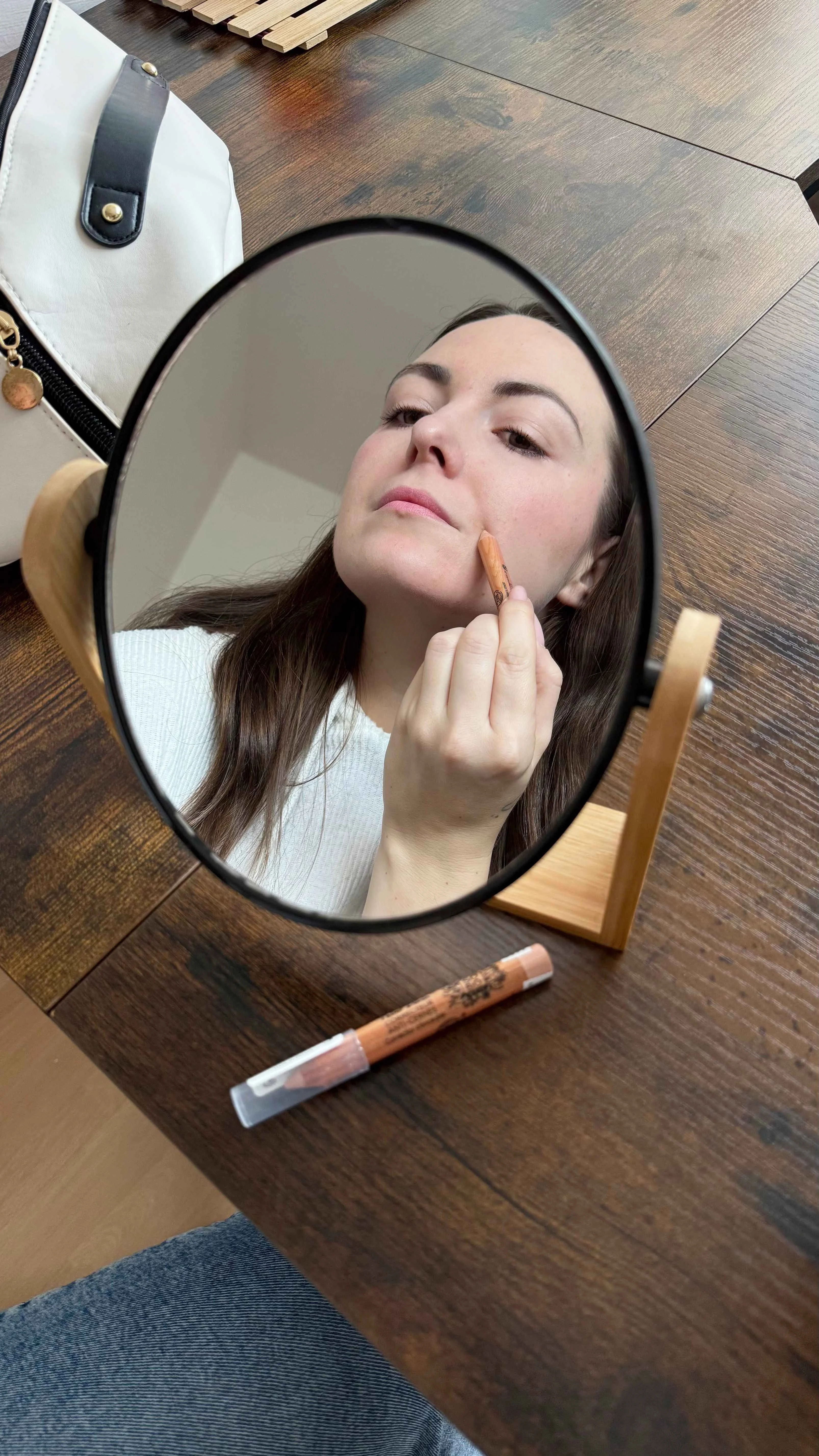 SO’BiO étic Korektor BIO (4 g) 25 BEIGE DORÉ — zlatá béžová - zakryje nedostatky pleti