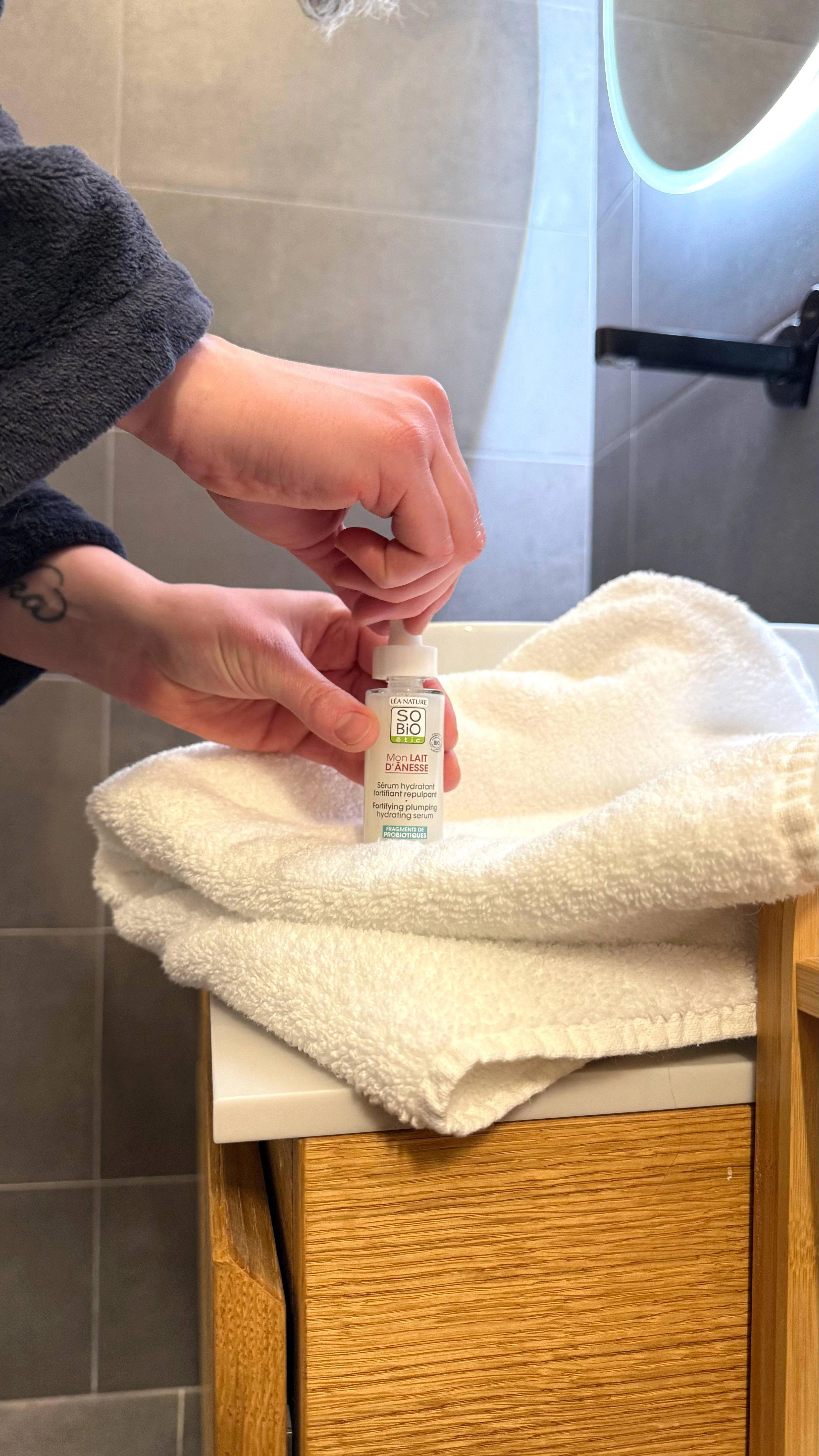 SO’BiO étic Sérum posilující hydratační s oslím mlékem BIO (30 ml) - s kyselinou hyaluronovou