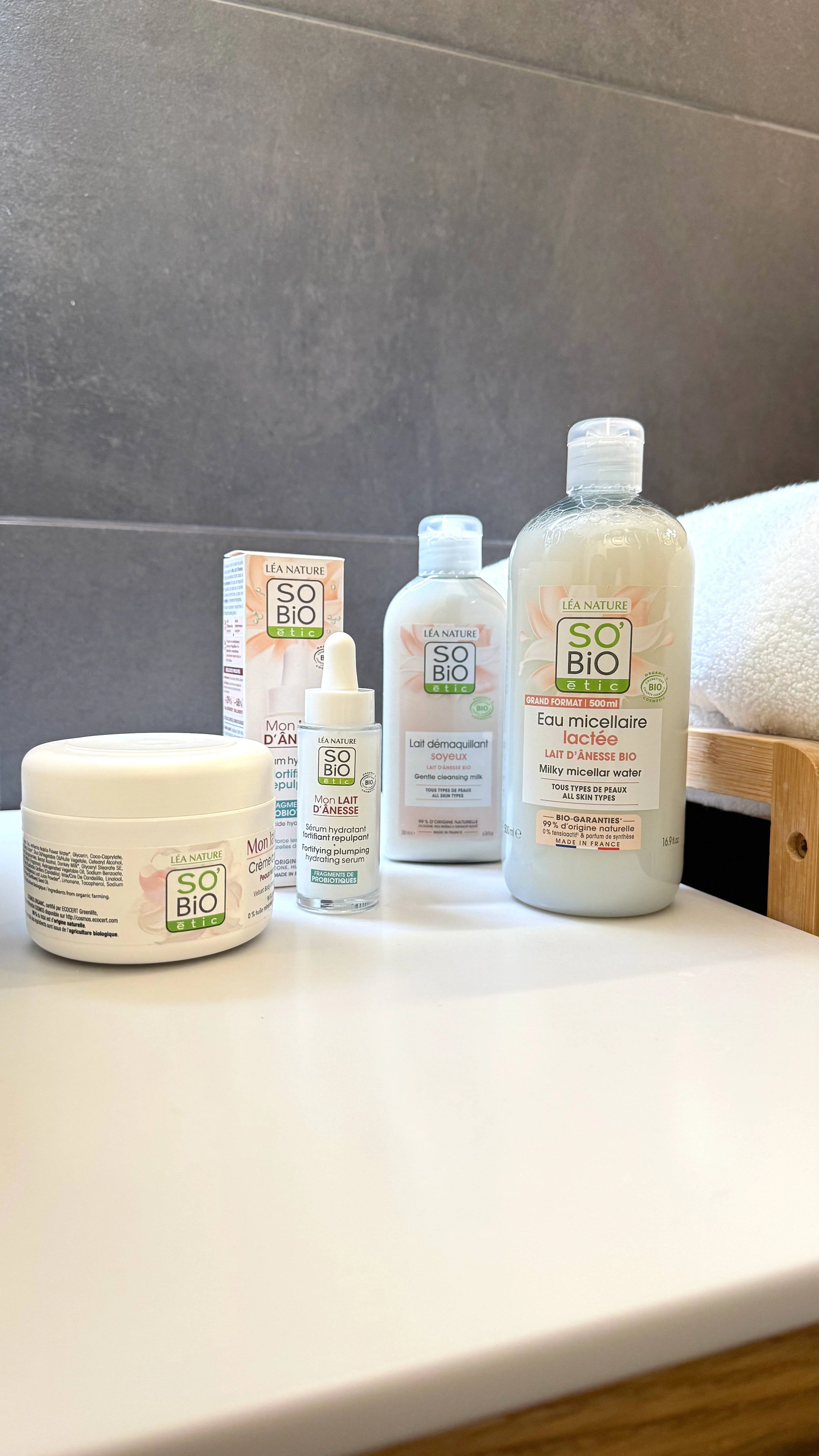 SO’BiO étic Sérum posilující hydratační s oslím mlékem BIO (30 ml) - s kyselinou hyaluronovou