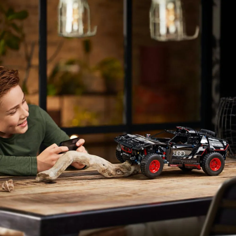 Technic 42160 Audi RS Q e-tron