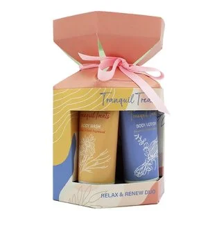 The Indulgent Bathing Co. Tranquil Treats dárková sada sprchový gel + tělové mléko 50 ml + mycí houba