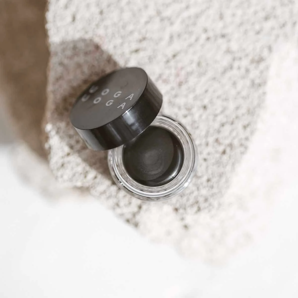Uoga Uoga Krémové oční linky (2,5 ml) - Black Drama - Černé - na denní i večerní líčení