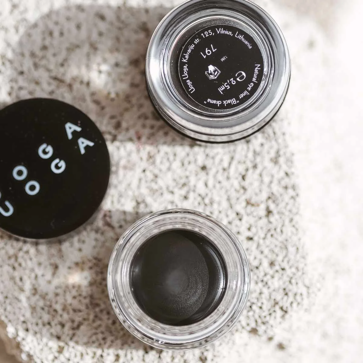 Uoga Uoga Krémové oční linky (2,5 ml) - Black Drama - Černé - na denní i večerní líčení
