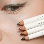 Uoga Uoga Měkká tužka na oči BIO 850 Blacker than Black - Černá - 4 odstíny pro každý look