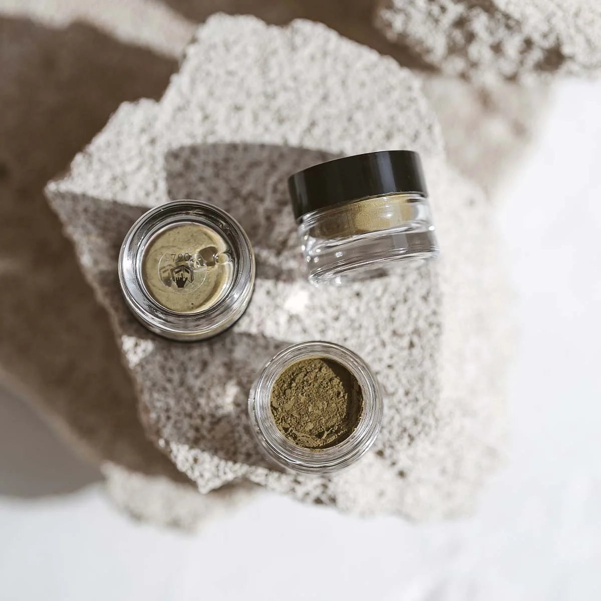 Uoga Uoga Minerální oční stíny sypké s jantarem (1 g) 716 Fluffy Wombat - 10 odstínů