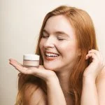 Uoga Uoga Minerání pudrový make-up s jantarem (10 g) 634 Linden Honey - lehký, přirozený, spf 15