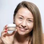 Uoga Uoga Minerání pudrový make-up s jantarem (10 g) 637 Amber Sand - lehký, přirozený, spf 15