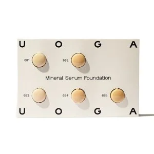 Uoga Uoga Sada testerů Tekutý minerální make-up a sérum SPF 20 BIO (10 x 1 ml) - 10 odstínů make-upu