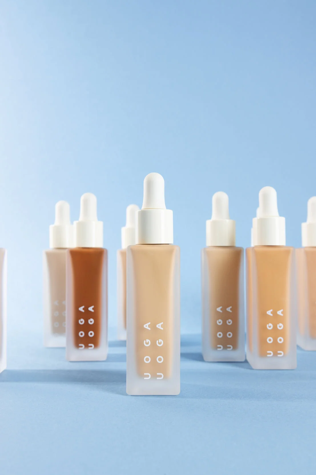Uoga Uoga Tekutý minerální make-up a sérum SPF 20 BIO (30 ml) 686 Wind and Water - hydratuje a chrání pleť