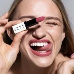 Uoga Uoga Vyživující rtěnka (4 g) 614 Candyberry - 6 odstínů na bázi minerálů