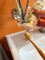 Urtekram Bělicí zubní pasta s mátou BIO (75 ml) - se svěží mátovou chutí