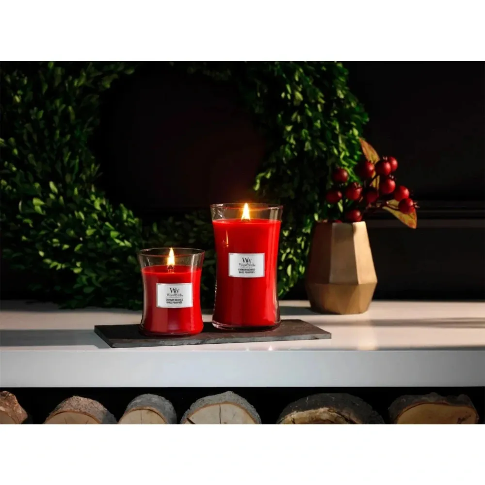 Crimson Berries vonná svíčka s dřevěným knotem 609,5 g