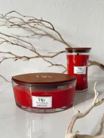 Crimson Berries vonná svíčka s dřevěným knotem 609,5 g