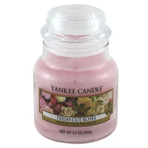 Yankee Candle Fresh Cut Roses vonná svíčka pro ženy