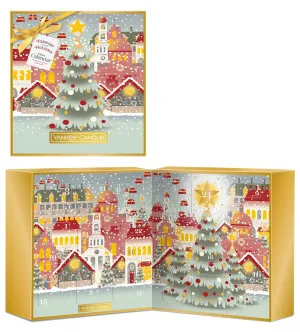 Yankee Candle Passport to the Holidays adventní kalendář kniha votivní svíčka ve skle 12x37 g + čajová svíčka 12x9,8 g + skleněný svícen