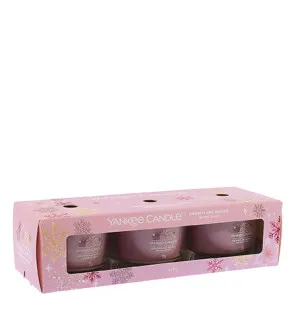 Yankee Candle Snowflake Kisses votivní svíčka ve skle 3 x 37 g