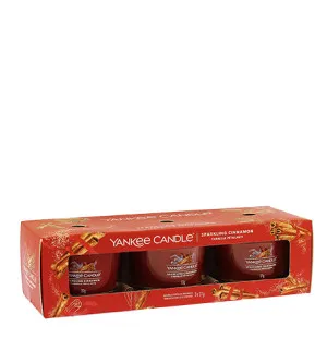 Yankee Candle Sparkling Cinnamon votivní svíčka ve skle 3 x 37 g