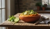 Jednoduchý recept na šťouchané batáty s limetkou a koriandrem