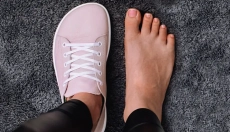 Může barefoot obuv posílit vaše svaly a zlepšit rovnováhu?