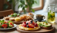 Brunch doma zvládnete snadno, když spojíte sladké, slané a jednu teplou věc, která zasytí