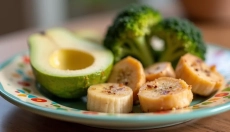 Co všechno obnáší praktická aplikace BLW metody v rodině