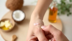 Co značí bílé fleky na kůži po opalování a jak je odstranit