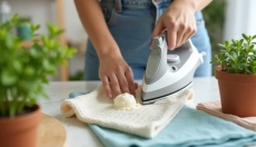 Jak vyčistit žehličku od spálenin pomocí babských rad