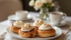 Jaká poleva na skořicové šneky vyhovuje vašemu stylu pečení