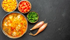 Uchovejte si léto díky zavařenému zeleninovému leču