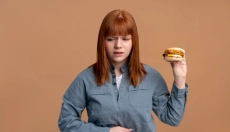 Co způsobuje plynatost po jídle a jak ji efektivně řešit